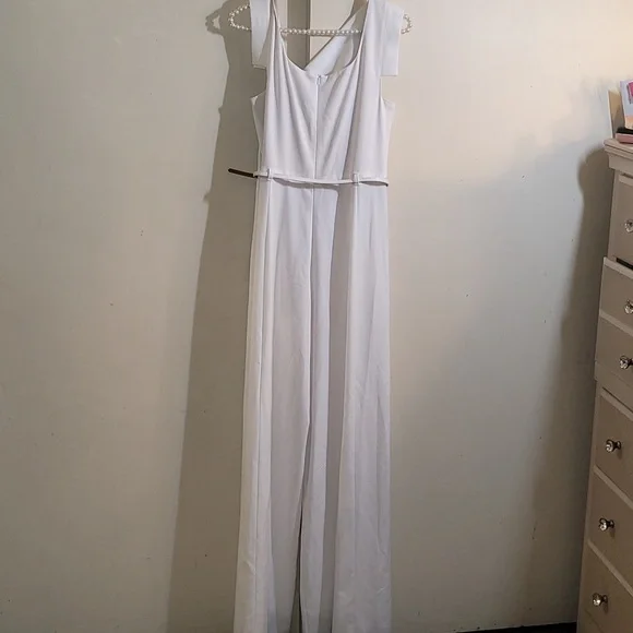 BLACK HALO☆ Cap- Sleeve Belted wide-leg Jumpsuit - Picture 9 of 14